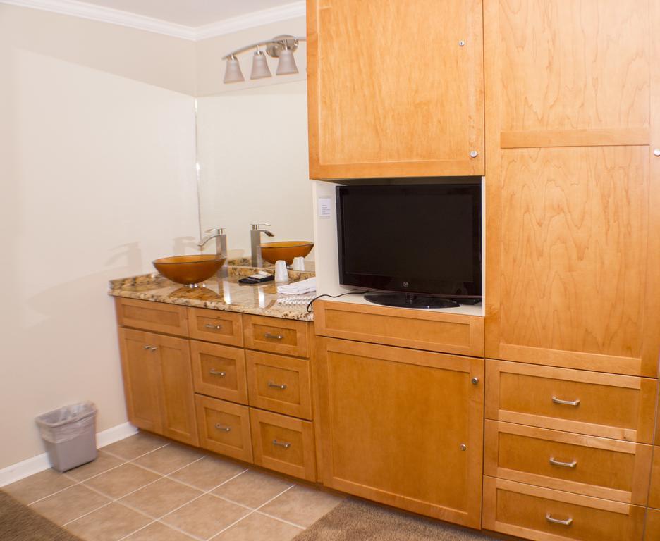 Marina Cay Hotel Bigfork Habitación foto